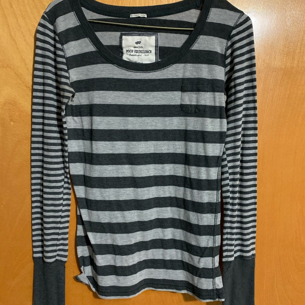 Stripe long sleeve.